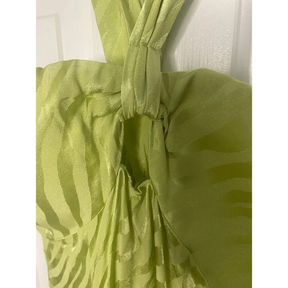 Saylor Connor Midi Dress in Matcha Size Medium - Picture 7 of 12